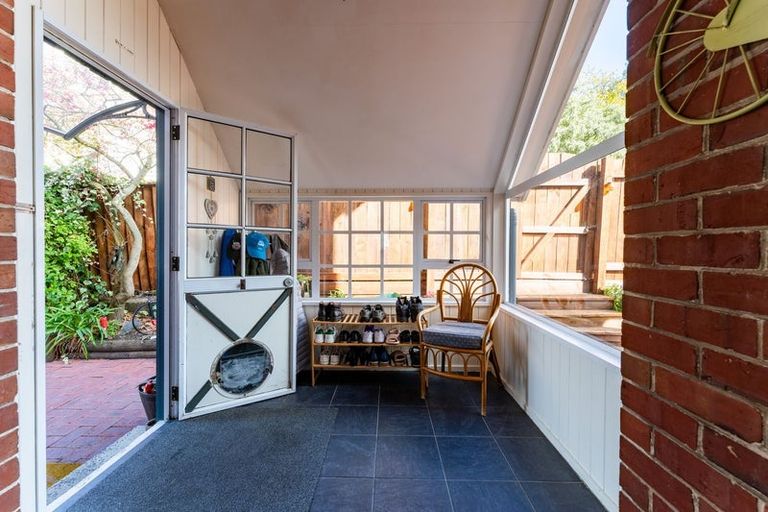 Photo of property in 24 Bangor Terrace, Kew, Dunedin, 9012