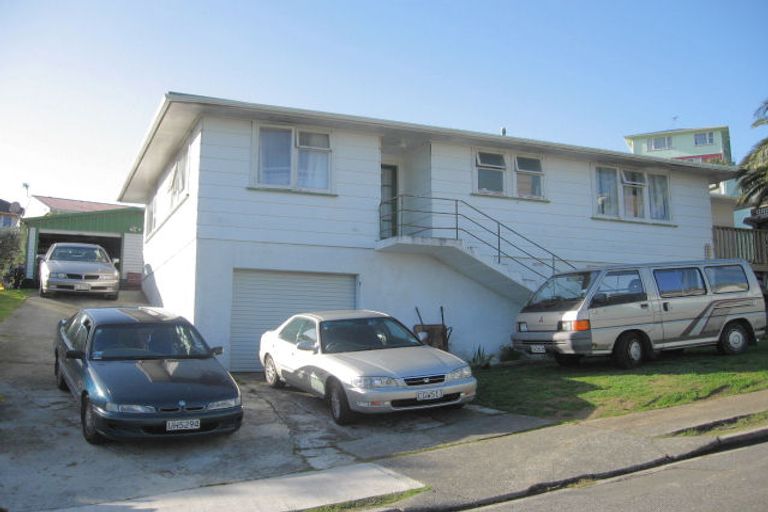 Photo of property in 7 Hollow Close, Titahi Bay, Porirua, 5022