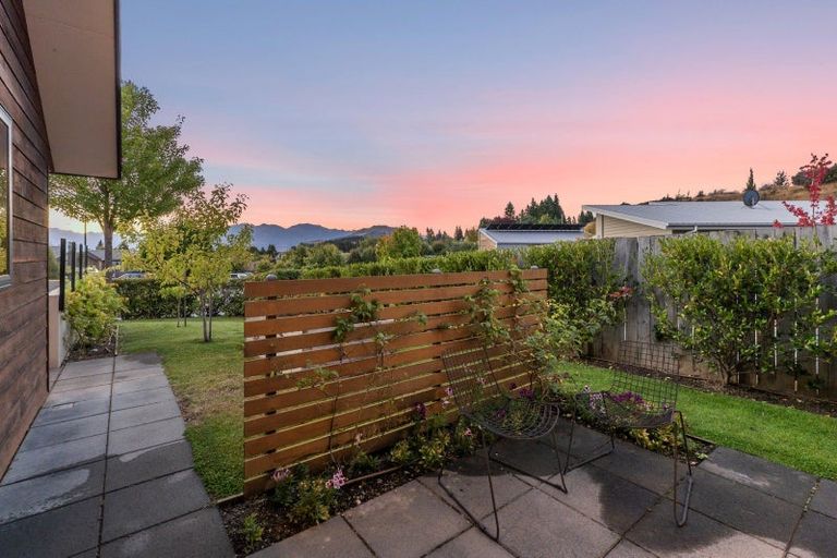 Photo of property in 14 Islington Place, Wanaka, 9305
