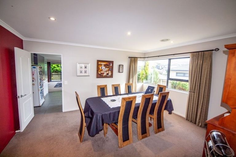 Photo of property in 61 Erlestoke Crescent, Churton Park, Wellington, 6037
