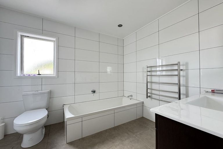 Photo of property in 20 Chastudon Place, Tawa, Wellington, 5028