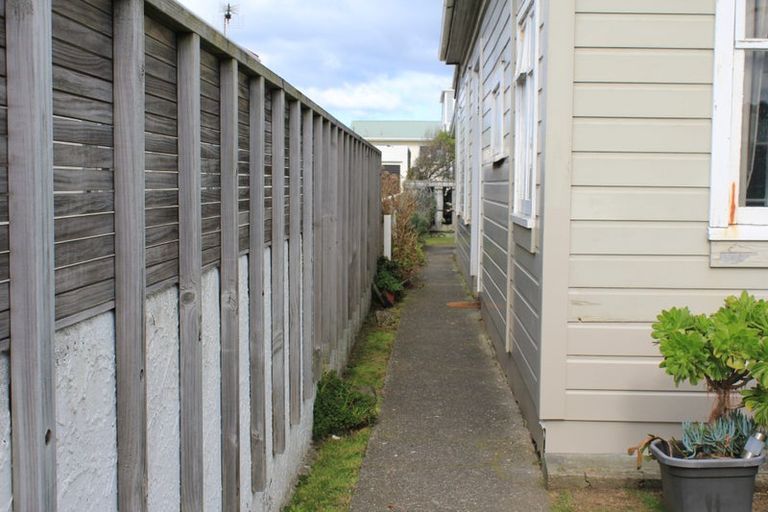 Photo of property in 5 Wha Street, Lyall Bay, Wellington, 6022