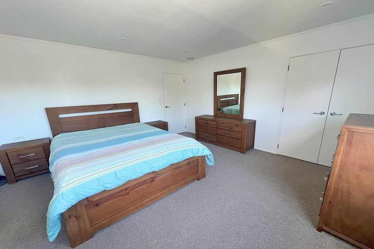 Photo of property in 2/24 Hattaway Avenue, Bucklands Beach, Auckland, 2012
