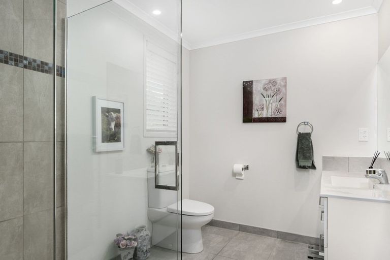 Photo of property in 18 Tranquil Grove, Omokoroa, 3114