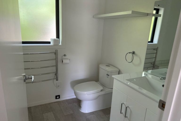 Photo of property in 40 Trinidad Road, Sunnynook, Auckland, 0620