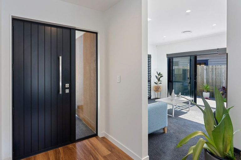 Photo of property in 17 Kaiwaru Place, Waikanae, 5036