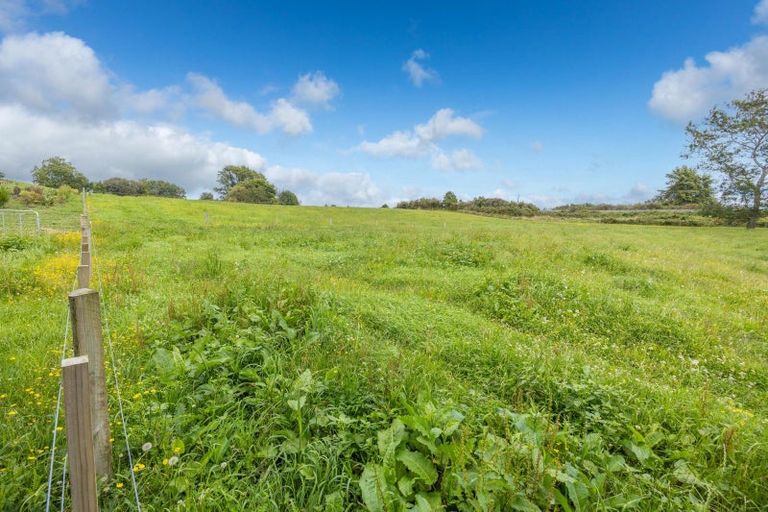 Photo of property in 2 Pine Road, Ngunguru, Whangarei, 0173