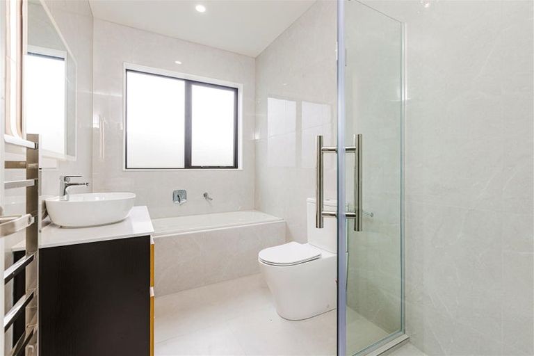 Photo of property in 38 Hari Road, Karaka, 2113