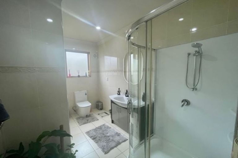 Photo of property in 28 Kaseng Place, East Tamaki Heights, Auckland, 2016