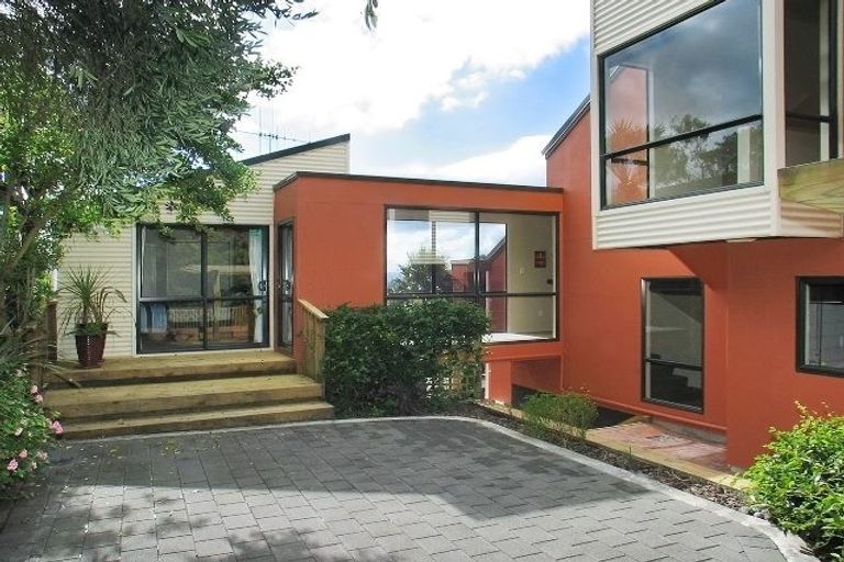 Photo of property in 51 Sunrise Boulevard, Tawa, Wellington, 5028