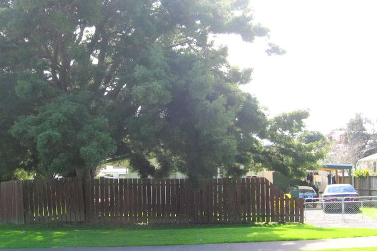 Photo of property in 35 Millers Road, Brookfield, Tauranga, 3110