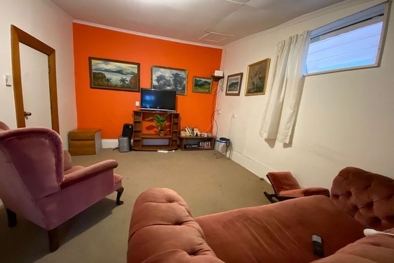 Photo of property in 4 Levy Street, Mount Victoria, Wellington, 6011