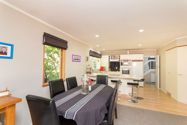 Photo of property in 12 Linmor Place, Terrace End, Palmerston North, 4410