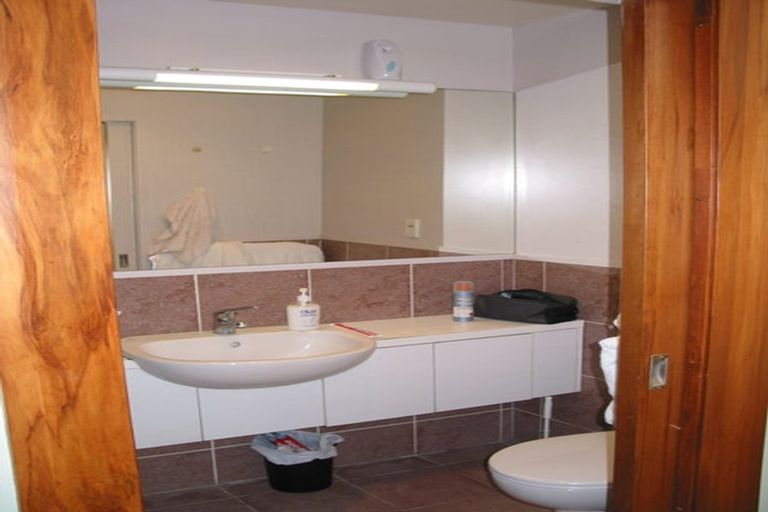 Photo of property in 5 Waiteata Road, Kelburn, Wellington, 6012