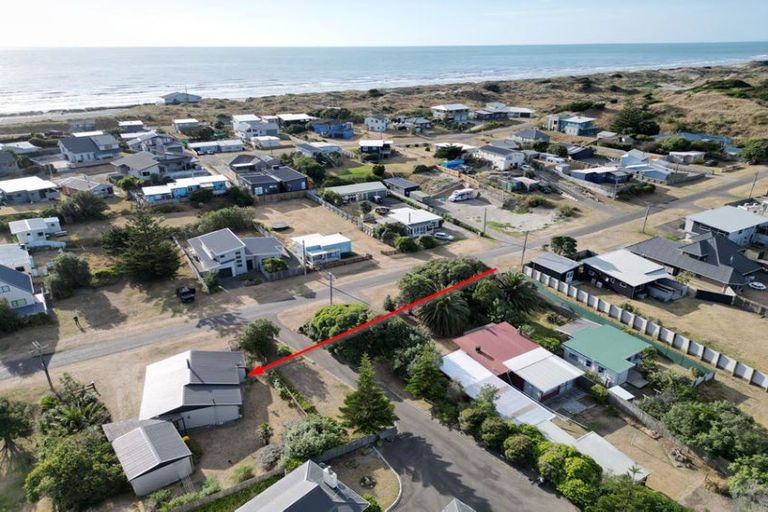Photo of property in 3 Brown Terrace, Foxton Beach, Foxton, 4815