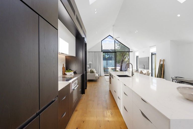 Photo of property in 19 Albany Street, St Albans, Christchurch, 8014