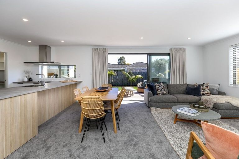 Photo of property in 386a Mangorei Road, Merrilands, New Plymouth, 4312