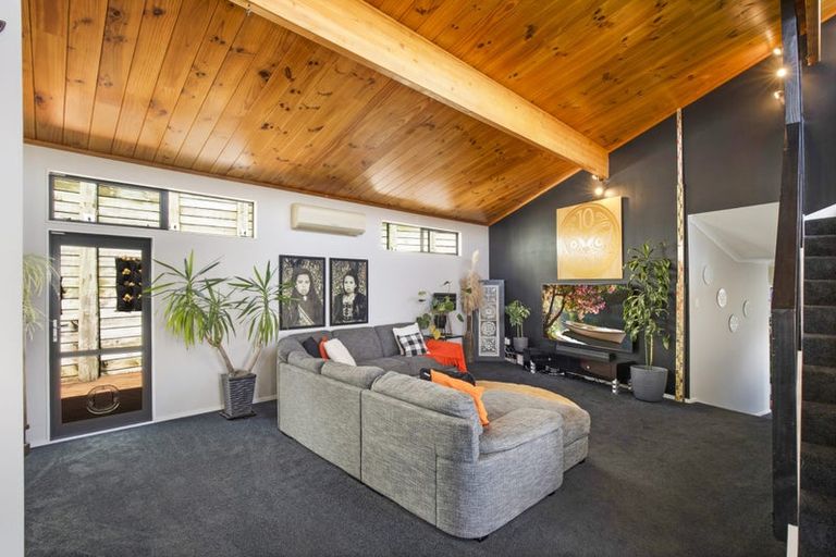 Photo of property in 20 Shackle Lane, Whitby, Porirua, 5024