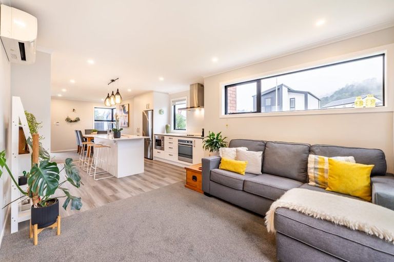 Photo of property in 48 Mawai Hakona Drive, Wallaceville, Upper Hutt, 5018