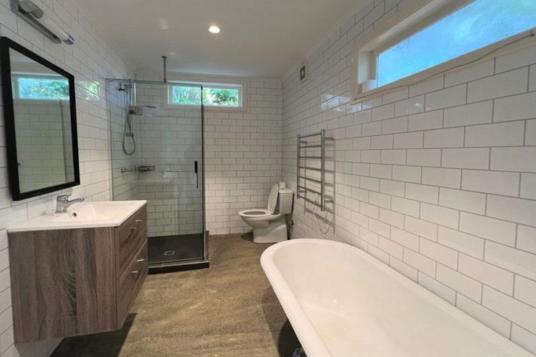 Photo of property in 730 Te Atatu Road, Te Atatu Peninsula, Auckland, 0610