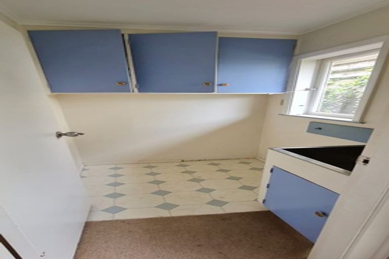 Photo of property in 72 Stewart Drive, Newlands, Wellington, 6037