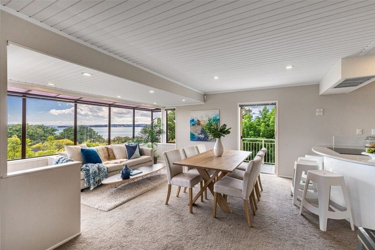 Photo of property in 1b Burford Place, Mellons Bay, Auckland, 2014