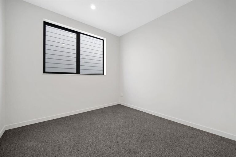 Photo of property in 2 Tukauri Place, Papakura, 2110