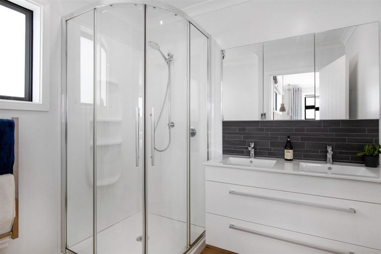 Photo of property in 20 Pacific View, Whitby, Porirua, 5024