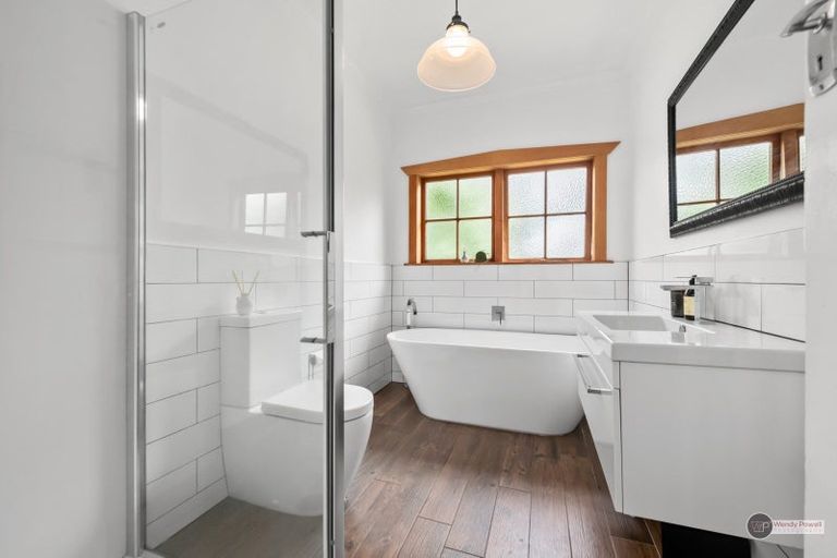 Photo of property in 28 Ludlam Crescent, Woburn, Lower Hutt, 5010