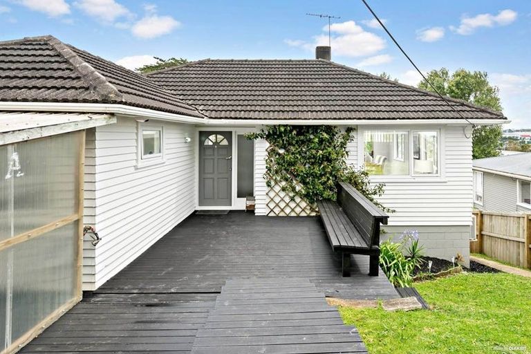 Photo of property in 230 Sunset Road, Windsor Park, Auckland, 0632