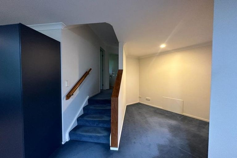 Photo of property in 12 Poturi Streams Avenue, Titirangi, Auckland, 0604