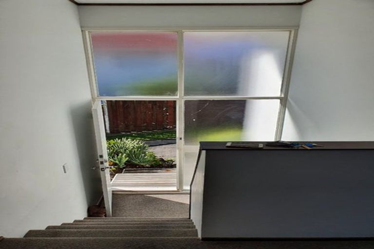 Photo of property in 2/139a Mokoia Road, Birkenhead, Auckland, 0626