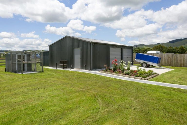 Photo of property in 8 Kahikatea Drive, Kinloch, Taupo, 3377
