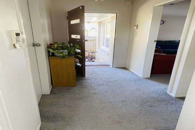 Photo of property in 37 Hallberry Road, Mangere East, Auckland, 2024