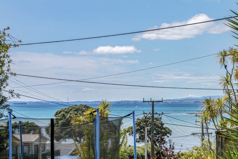 Photo of property in 3 Capitol Road, Matakatia, Whangaparaoa, 0930