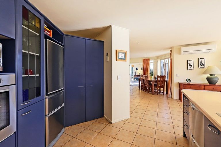 Photo of property in 15 Woodford Heights, Havelock North, 4130