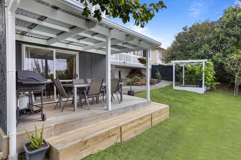 Photo of property in 199 Waimumu Road, Massey, Auckland, 0614