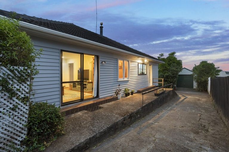 Photo of property in 91 Hutchinson Avenue, New Lynn, Auckland, 0600