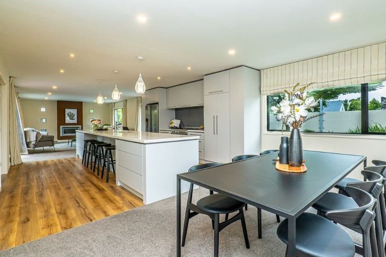 Photo of property in 321 Gardiners Road, Harewood, Christchurch, 8051