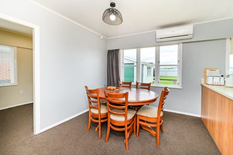 Photo of property in 22 Somerset Crescent, Highbury, Palmerston North, 4412