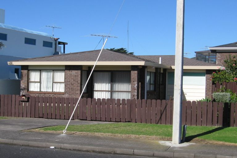 Photo of property in 2 Empire Road, Orewa, 0931