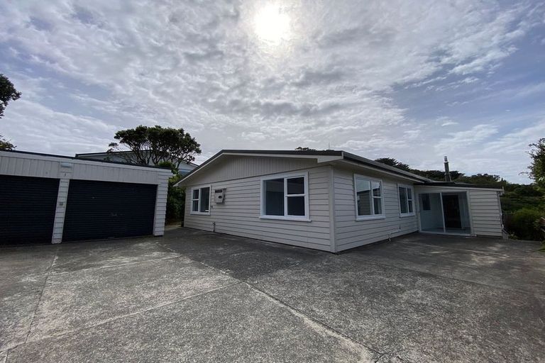 Photo of property in 1 Flint Way, Northland, Wellington, 6012