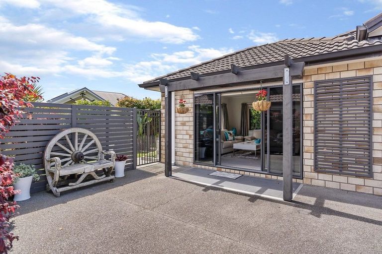 Photo of property in 14 Putaka Place, Papamoa Beach, Papamoa, 3118
