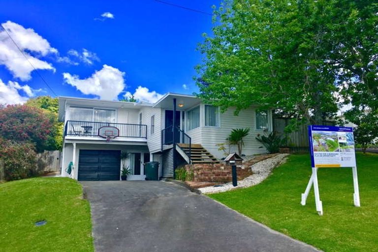 Photo of property in 14 Dakota Avenue, Beach Haven, Auckland, 0626