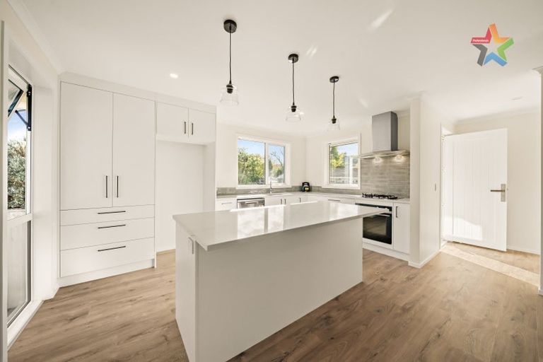 Photo of property in 298a Stokes Valley Road, Stokes Valley, Lower Hutt, 5019