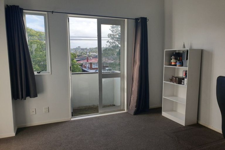 Photo of property in 433b West Coast Road, Glen Eden, Auckland, 0602