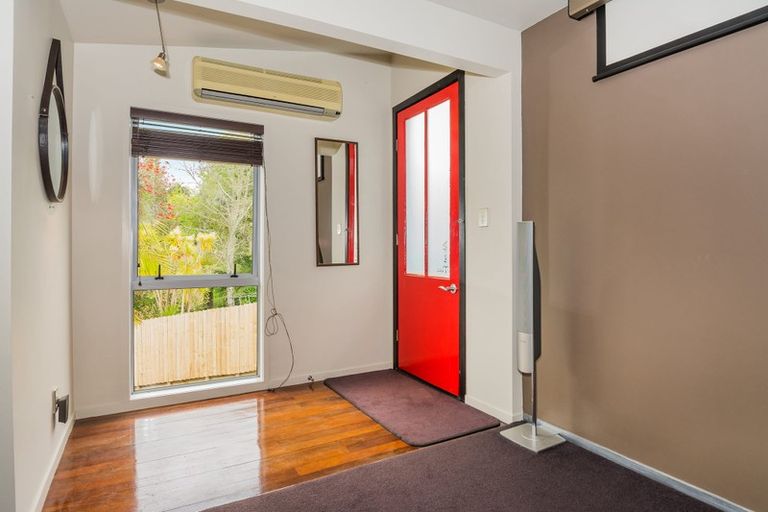 Photo of property in 34 Kiteroa Terrace, Rothesay Bay, Auckland, 0630