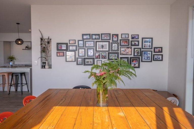 Photo of property in 68 Stratford Drive, Cable Bay, 0420