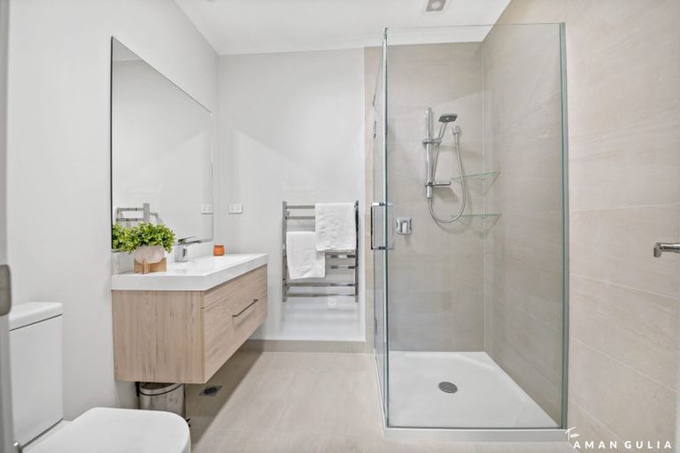 Photo of property in 72 Karepiro Drive, Stanmore Bay, Whangaparaoa, 0932