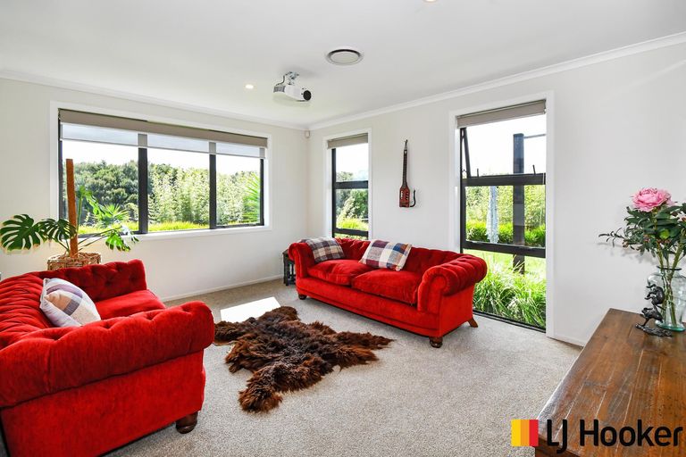 Photo of property in 14 Dame Nganeko Drive, Glenbrook, Waiuku, 2681